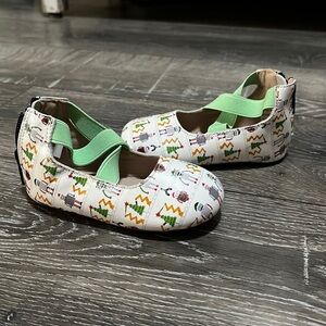 Baby girl Monkey Feet Christmas shoes NWOT size 12-18 months
